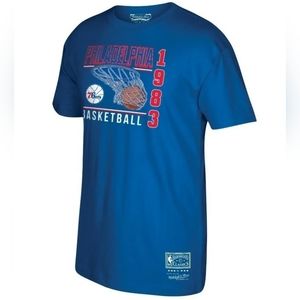 Philadelphia 76ers Mitchell & Ness Hardwood Classics Brotherly T-Shirt Medium
